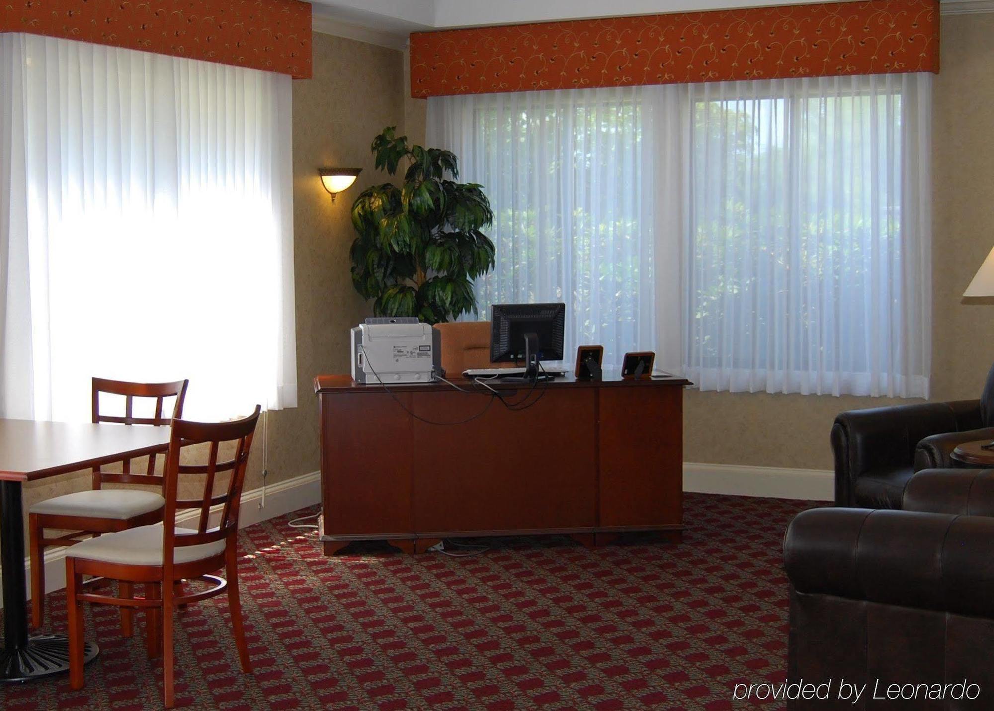 Holiday Inn Express South Burlington By Ihg Exterior foto
